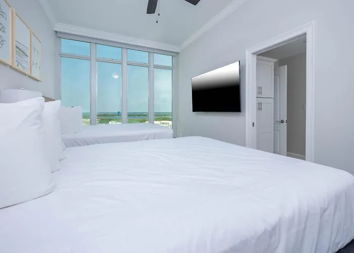 Phoenix Gulf Towers 901 Apartment